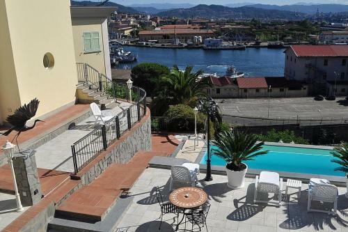 La Spezia Villa Sleeps 2 Air Con Wifi