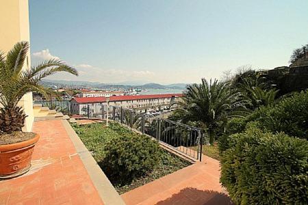La Spezia Villa Sleeps 2 Air Con Wifi