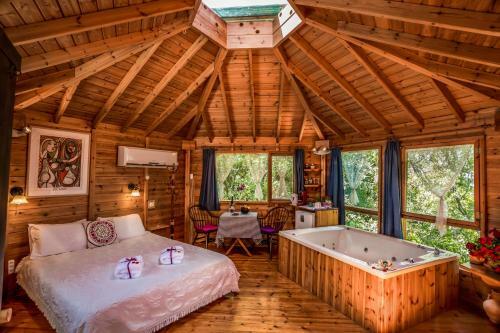 Spa In The Woods - B&B In Amirim