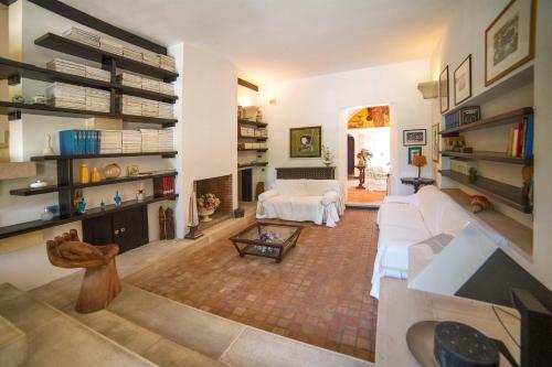 Lequile Villa Sleeps 11 With Pool Air Con And Wifi