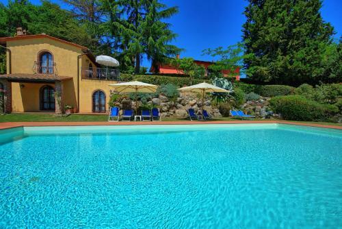 Gorgognano Apartment Sleeps 6 With Pool And Wifi