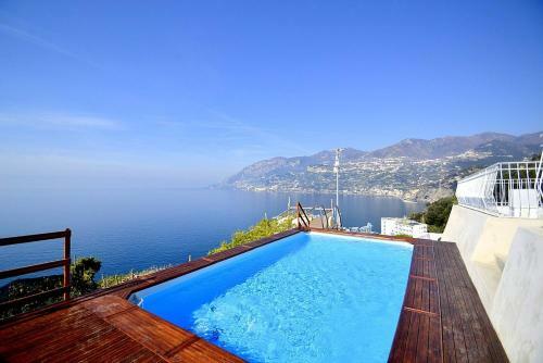 Maiori Villa Sleeps 8 Pool Air Con Wifi