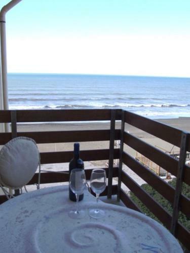 Marina Di Castagneto Carducci Apartment Sleeps 2