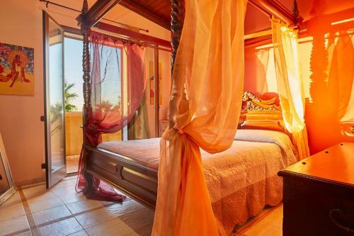 Marinella Villa Sleeps 8 Pool Air Con Wifi