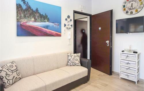 Three-bedroom Apartment In Marina Di Ragusa