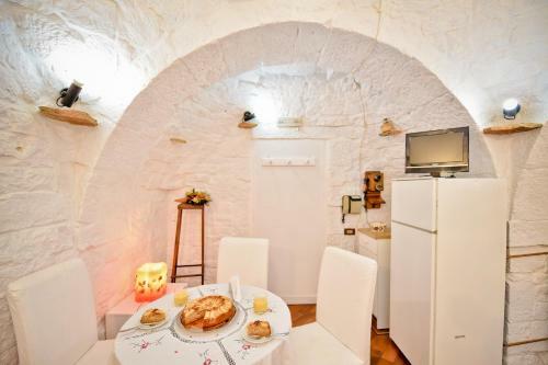 I Cinque Trulli With Swimming Pool