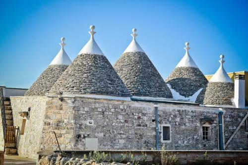 I Cinque Trulli With Swimming Pool