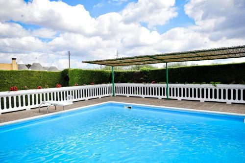 I Cinque Trulli With Swimming Pool