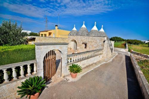 I Cinque Trulli With Swimming Pool