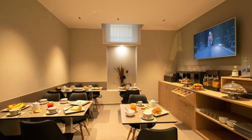 Hotel H21
