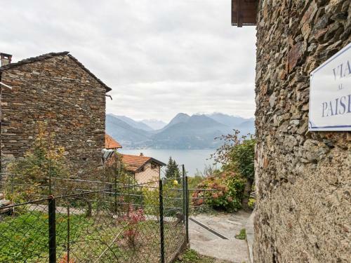 Heavenly Holiday Home In Carcente With Balcony