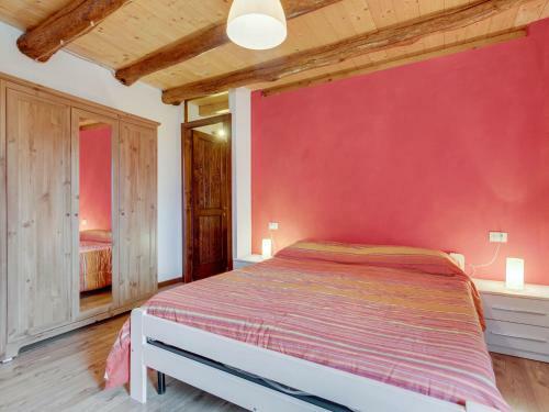 Heavenly Holiday Home In Carcente With Balcony