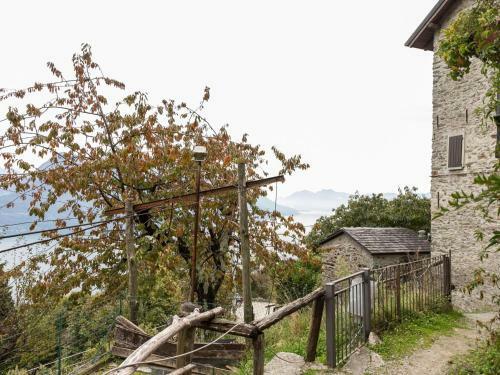 Heavenly Holiday Home In Carcente With Balcony