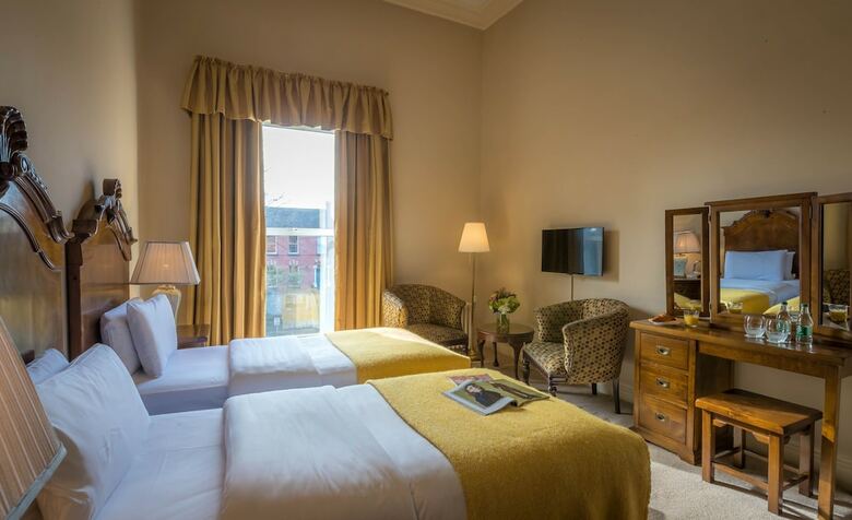 Hostal Ariel House