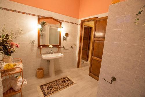 Montaione Villa Sleeps 9 Pool Air Con Wifi