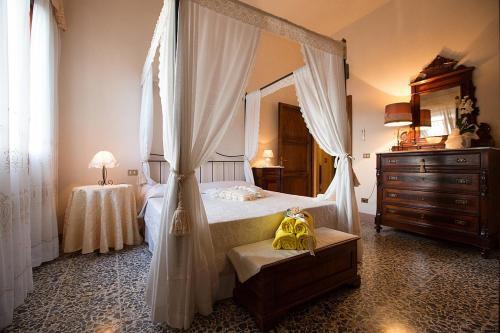 Montaione Villa Sleeps 9 Pool Air Con Wifi
