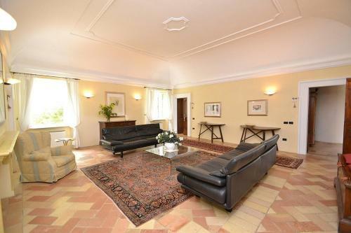Montemaggiore Al Metauro Villa Sleeps 14 Pool Wifi