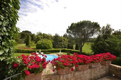 Montemaggiore Al Metauro Villa Sleeps 14 Pool Wifi