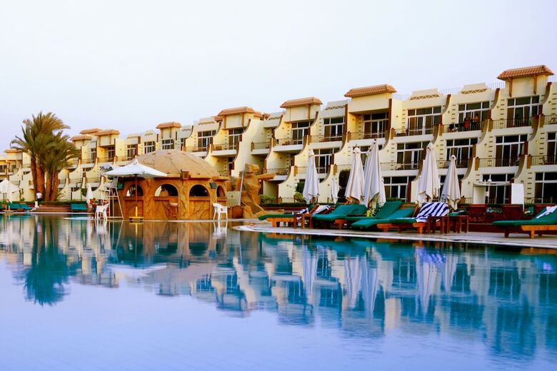 Hotel Cataract Pyramids Resort