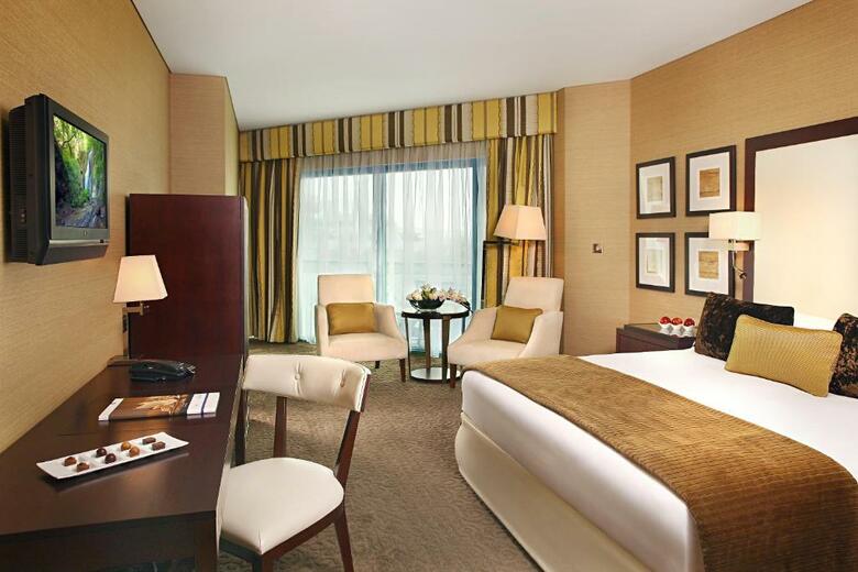 Hotel Al Bustan Rotana
