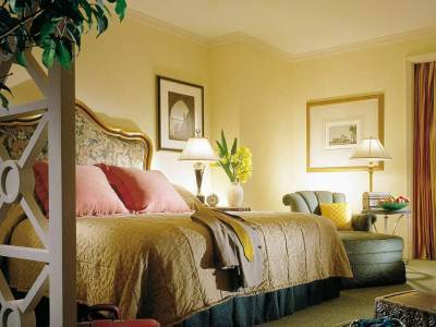 Hotel Four Seasons First Residence
