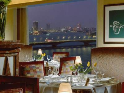 Hotel Four Seasons First Residence