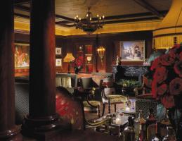 Hotel Four Seasons First Residence