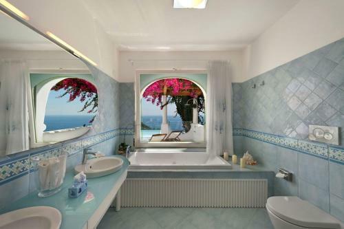 Nerano Villa Sleeps 10 With Pool Air Con And Wifi