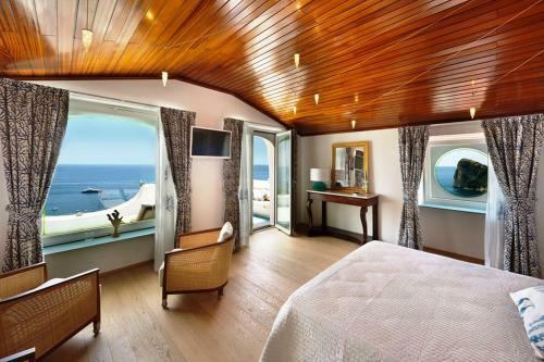 Nerano Villa Sleeps 10 With Pool Air Con And Wifi