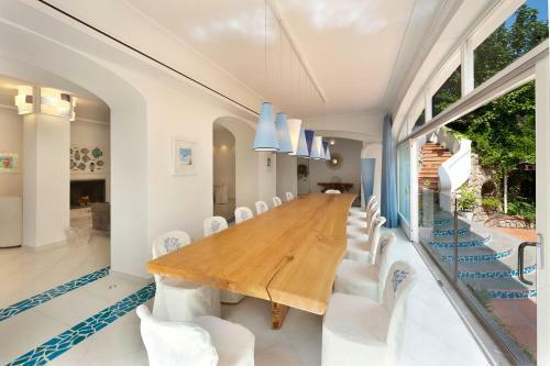 Nerano Villa Sleeps 10 With Pool Air Con And Wifi