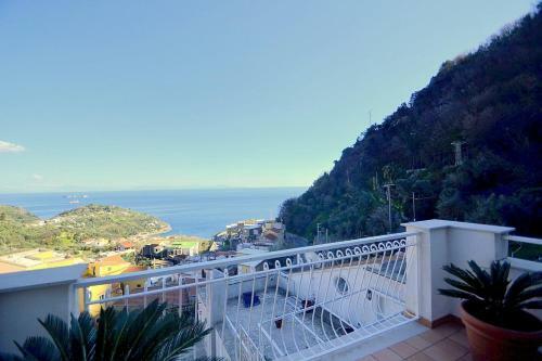 Coppetelle Holiday Home Sleeps 7 With Air Con
