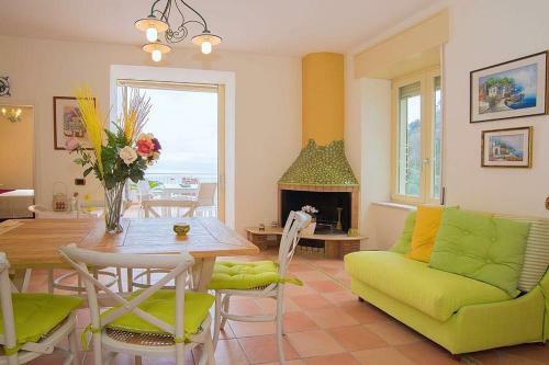 Coppetelle Holiday Home Sleeps 7 With Air Con