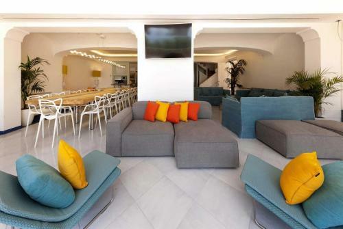 Villa Coral Orange