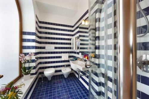 Marina Del Cantone Villa Sleeps 22 Pool Air Con