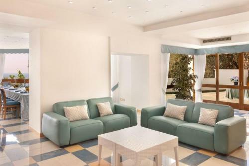 Marina Del Cantone Villa Sleeps 22 Pool Air Con