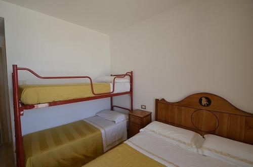 Marina Del Cantone Villa Sleeps 22 Pool Air Con