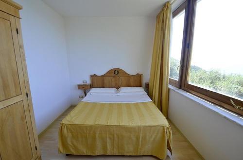 Marina Del Cantone Villa Sleeps 22 Pool Air Con