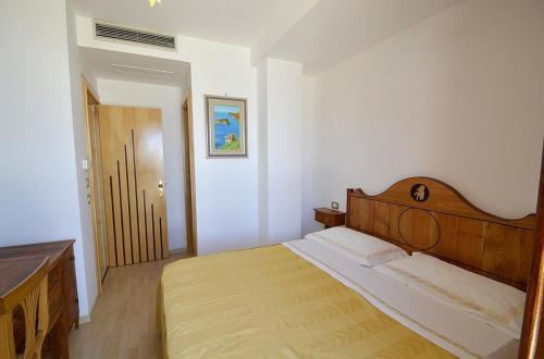 Marina Del Cantone Villa Sleeps 22 Pool Air Con