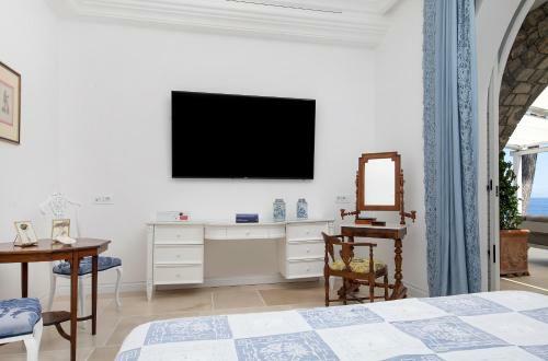 Nerano Villa Sleeps 8 With Pool Air Con And Wifi
