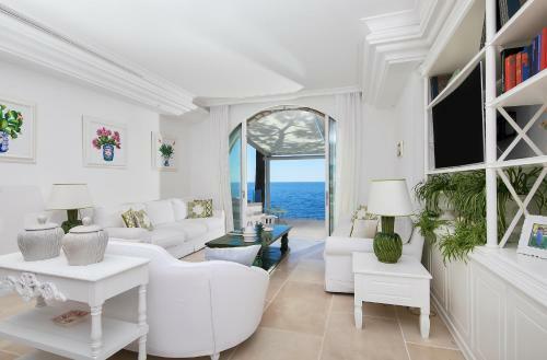 Nerano Villa Sleeps 8 With Pool Air Con And Wifi