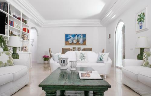 Nerano Villa Sleeps 8 With Pool Air Con And Wifi