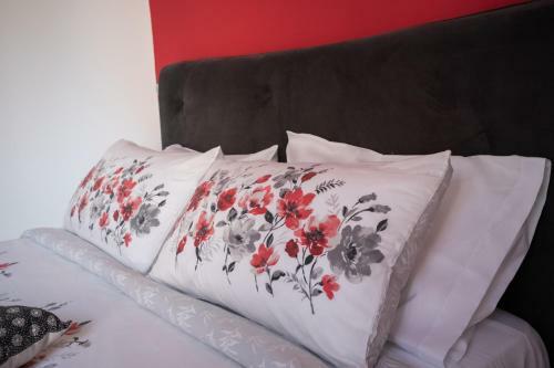 Hostal Intra Rooms
