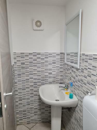 Hostal Landlady Airport Orio Bergamo Ida