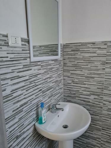 Hostal Landlady Airport Orio Bergamo Ida