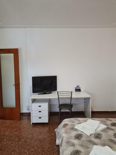 Hostal Landlady Airport Orio Bergamo Ida