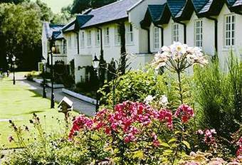 Hotel Brooklodge & Wells Spa