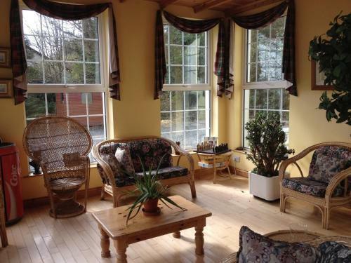 Bed & Breakfast Admiralty House