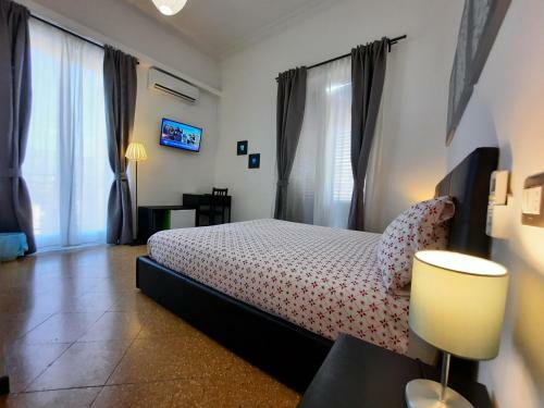 Hostal Politeamari