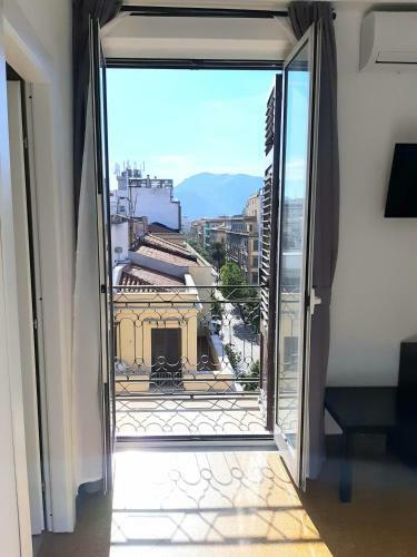Hostal Politeamari