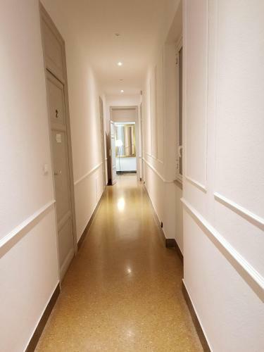 Hostal Politeamari